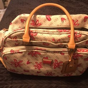 Gorgeous Guess Travel Satchel Bag
